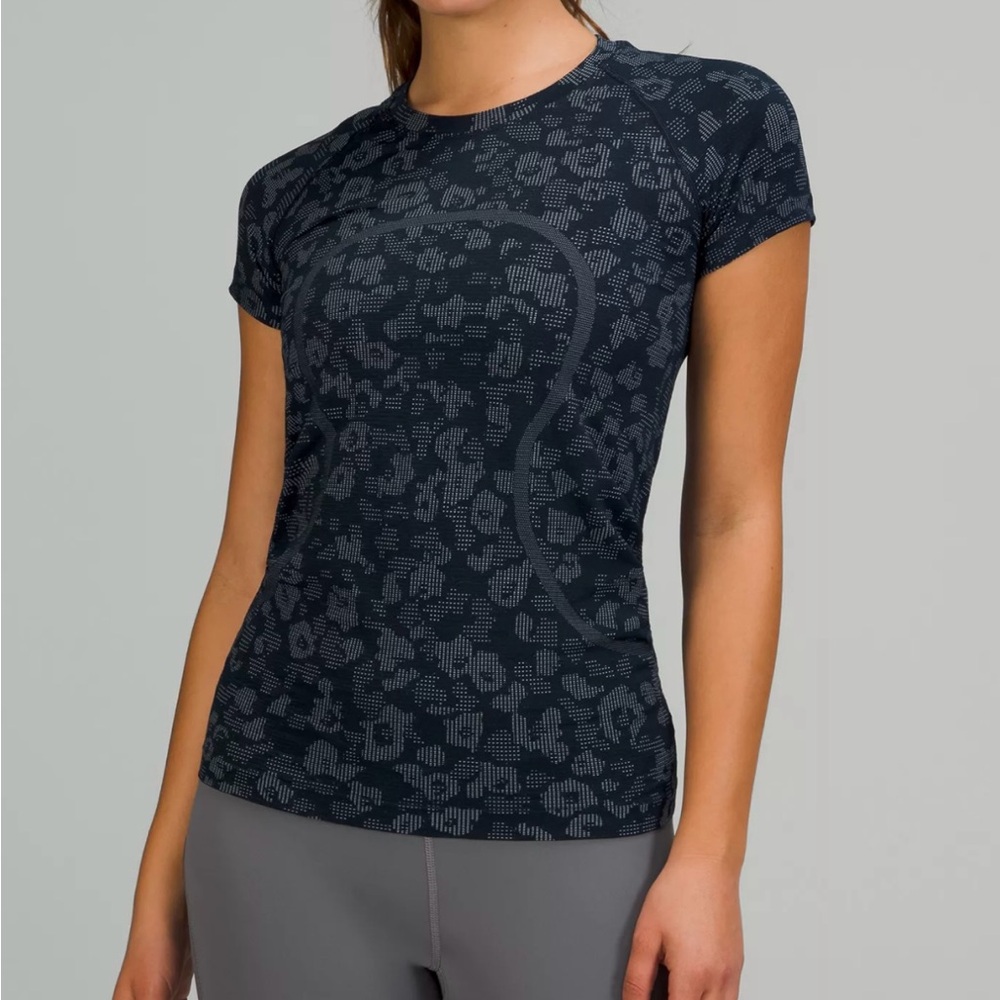 lululemon athletica swiftly tech short sleeve shirt size 14 EUC